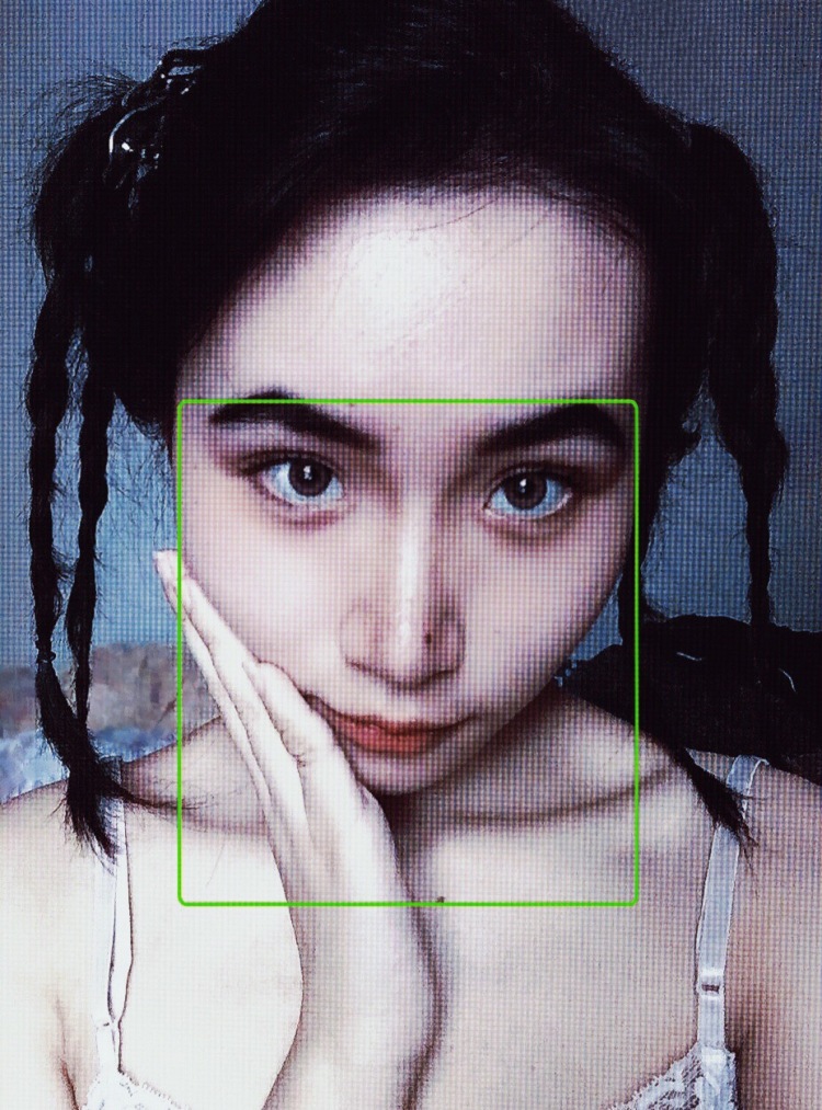 Hot Girl-四川省·成都市·温江区--寄拍，平面，试衣，内衣模特等等都可接，风格不限，我都可以，160cm，85.5斤，18岁，本人平时主要是轻欧美，辣妹风，事不多，肯吃苦，亲和力强