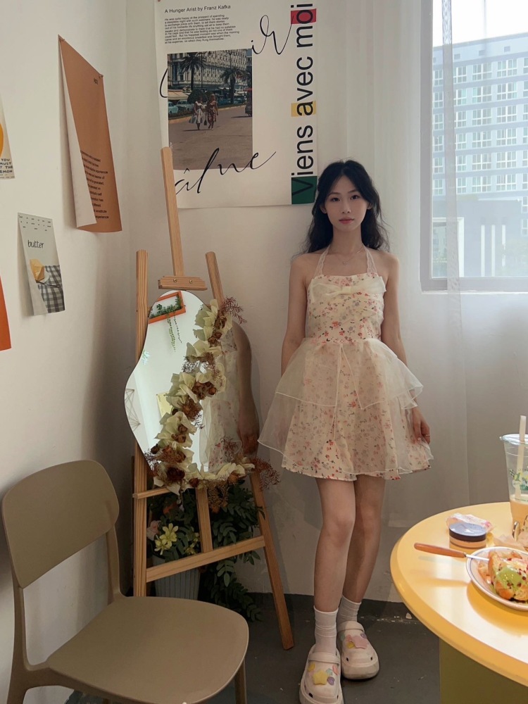 在逃松鼠-广东省·梅州市·梅江区-抖音-想接寄拍！ 身高163cm 体重47kg 喜欢穿搭 风格多变 能接衣服包包耳环戒指项链鞋子