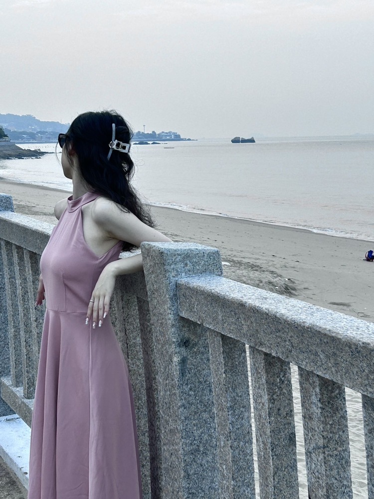 在逃松鼠-广东省·梅州市·梅江区-抖音-想接寄拍！ 身高163cm 体重47kg 喜欢穿搭 风格多变 能接衣服包包耳环戒指项链鞋子