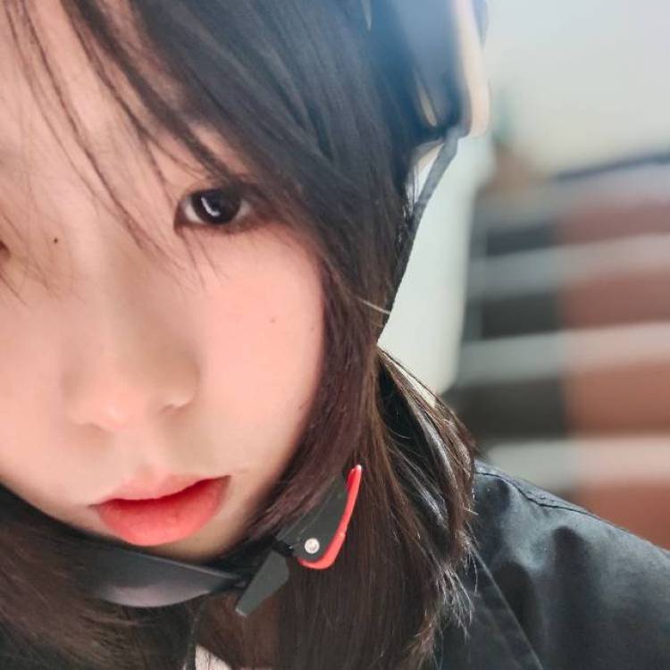 乐乐-江西省·九江市·永修县-快手抖音-身高161 体重42kg 学生 长发 喜欢拍照穿搭分享 接寄拍跟送拍