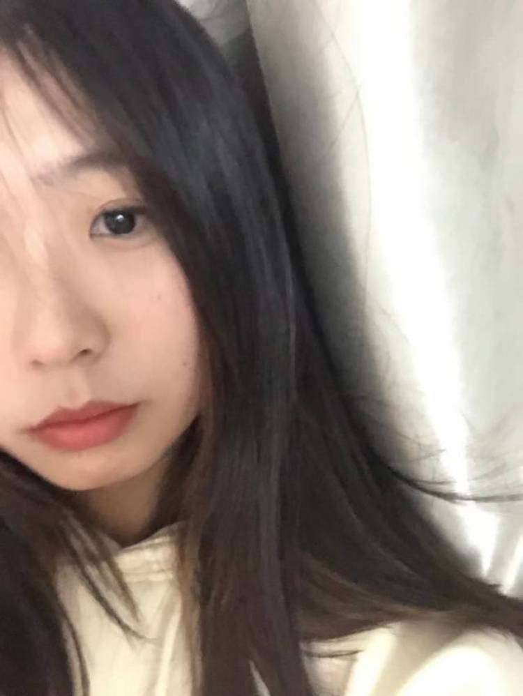 乐乐-江西省·九江市·永修县-快手抖音-身高161 体重42kg 学生 长发 喜欢拍照穿搭分享 接寄拍跟送拍