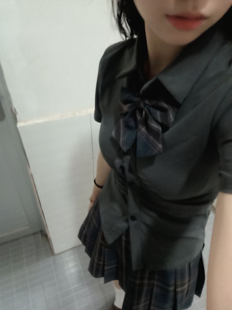 单手开拖拉机-湖南省·衡阳市·蒸湘区-抖音-19岁女大 身高159 体重84 平时穿s m码的衣服 会p图 暑假在家无聊找点事干