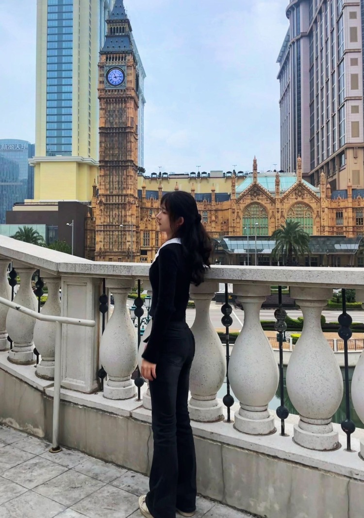 M小姐-广东省·深圳市·龙岗区-抖音某红薯微博-身高165、体重47kg，接线上单，有需要会找摄影师拍，本人会p图，会剪视频。