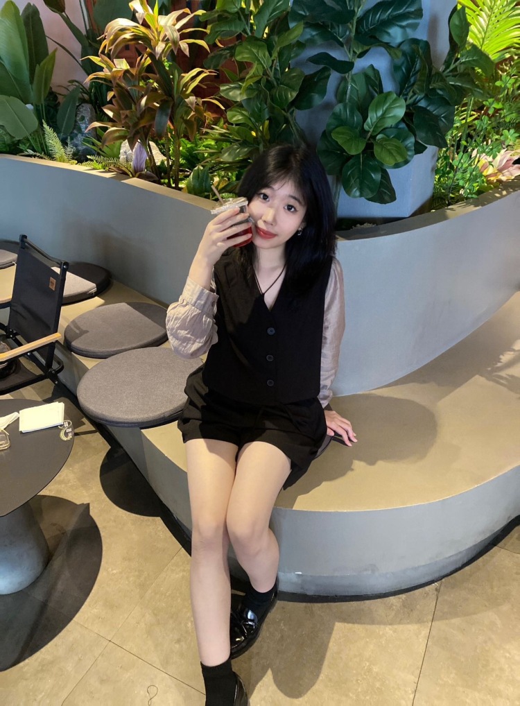 666-广东省·汕头市·龙湖区--美术生
接单范围:买家秀 种草 测评
小红薯。158cm
