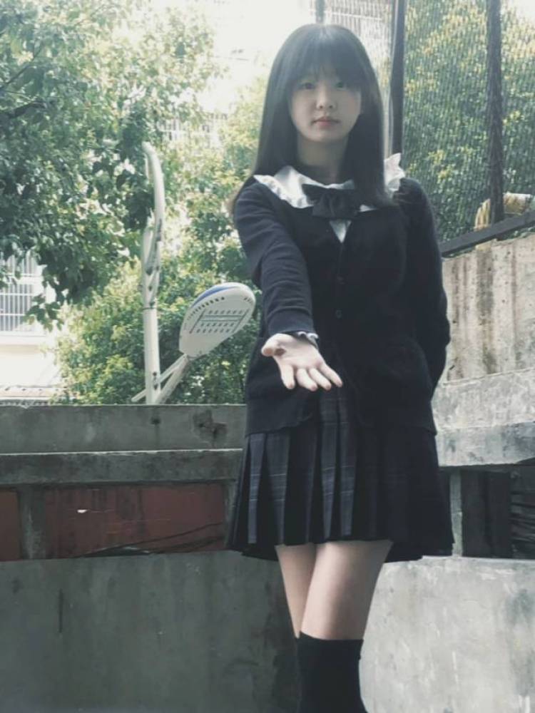 琉-安徽省·阜阳市·临泉县-抖音  某红薯  快手  美拍-170cm.104斤  会拍照 凹姿势穿搭  会修图   会谈吉他  会跳爵士  各种风格都能驾驭住  好商量 时间宽裕