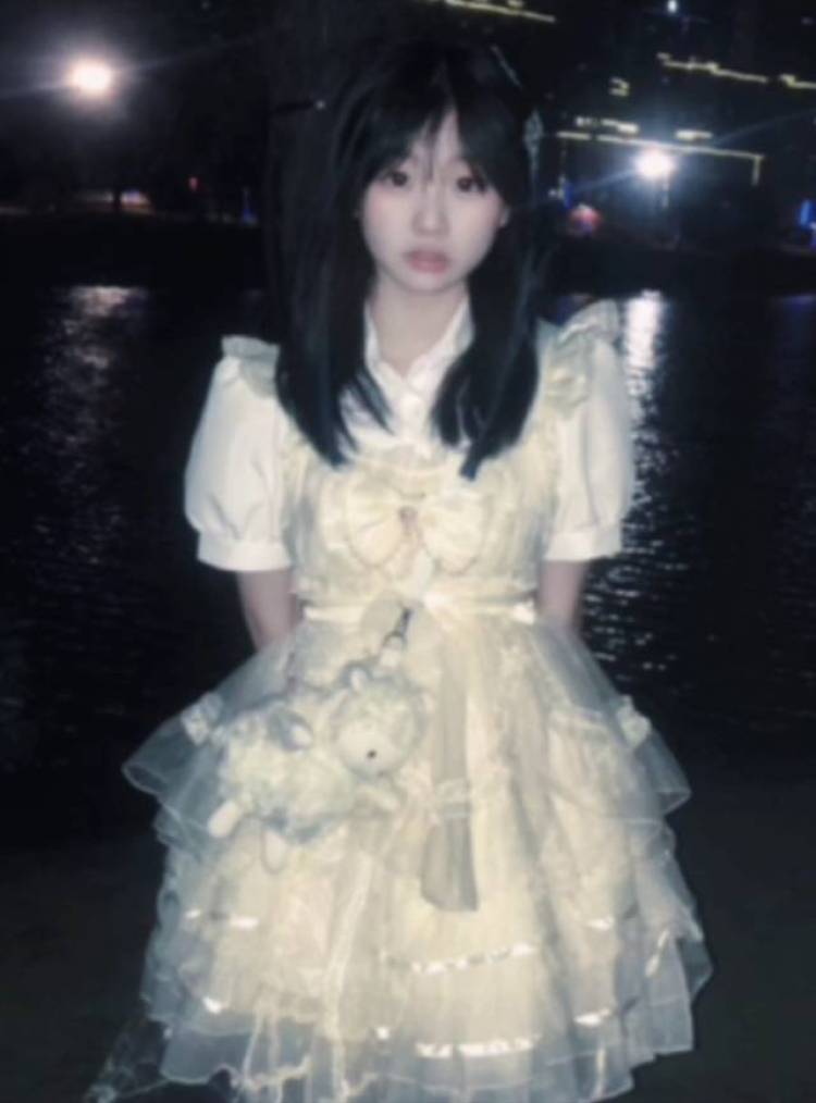琉-安徽省·阜阳市·临泉县-抖音  某红薯  快手  美拍-170cm.104斤  会拍照 凹姿势穿搭  会修图   会谈吉他  会跳爵士  各种风格都能驾驭住  好商量 时间宽裕
