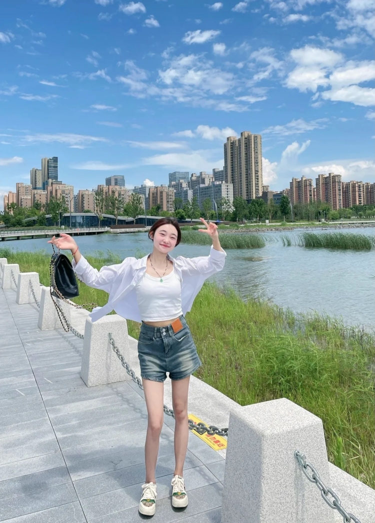 湖非海-浙江省·杭州市·钱塘区-快手   抖音  某红薯-本人身高155  体重82    会拍照  会Ｐ图  风格不限  内衣不接拍   寄拍  送拍   都可以  地区不限  ，时间充足