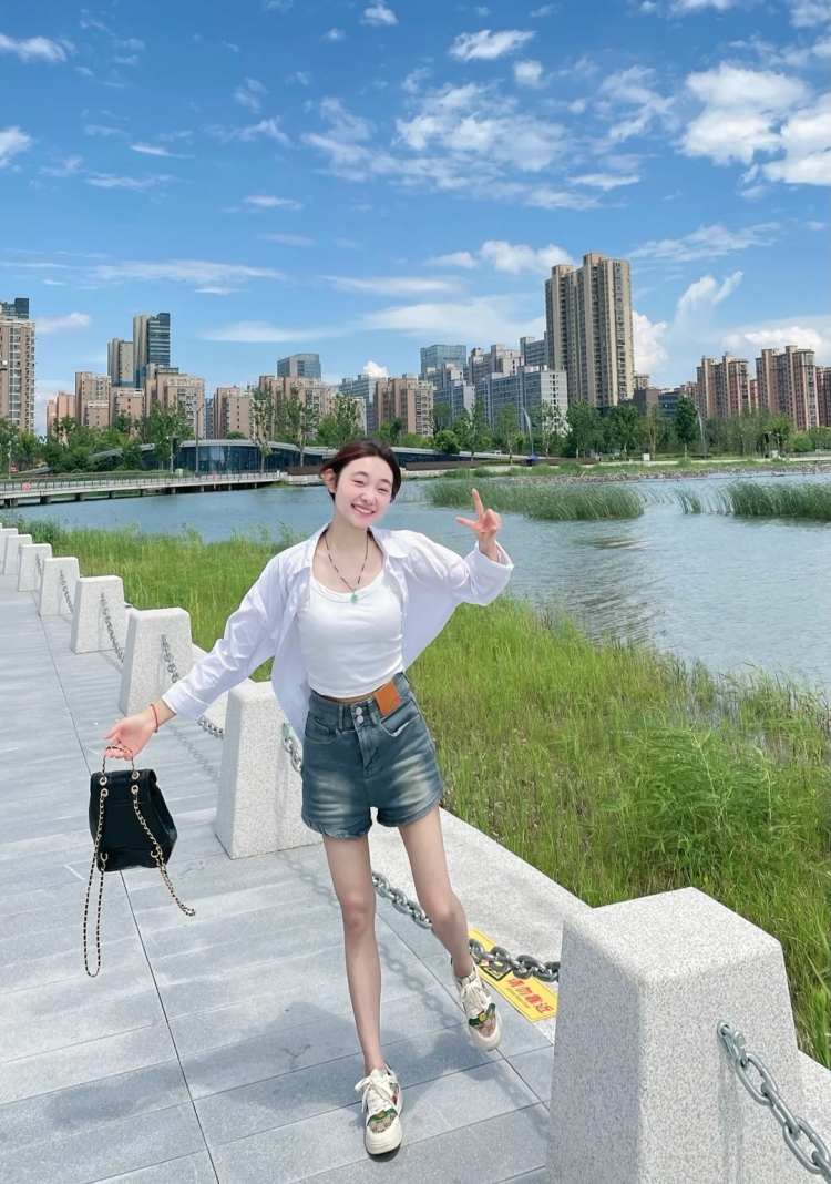 湖非海-浙江省·杭州市·钱塘区-快手   抖音  某红薯-本人身高155  体重82    会拍照  会Ｐ图  风格不限  内衣不接拍   寄拍  送拍   都可以  地区不限  ，时间充足