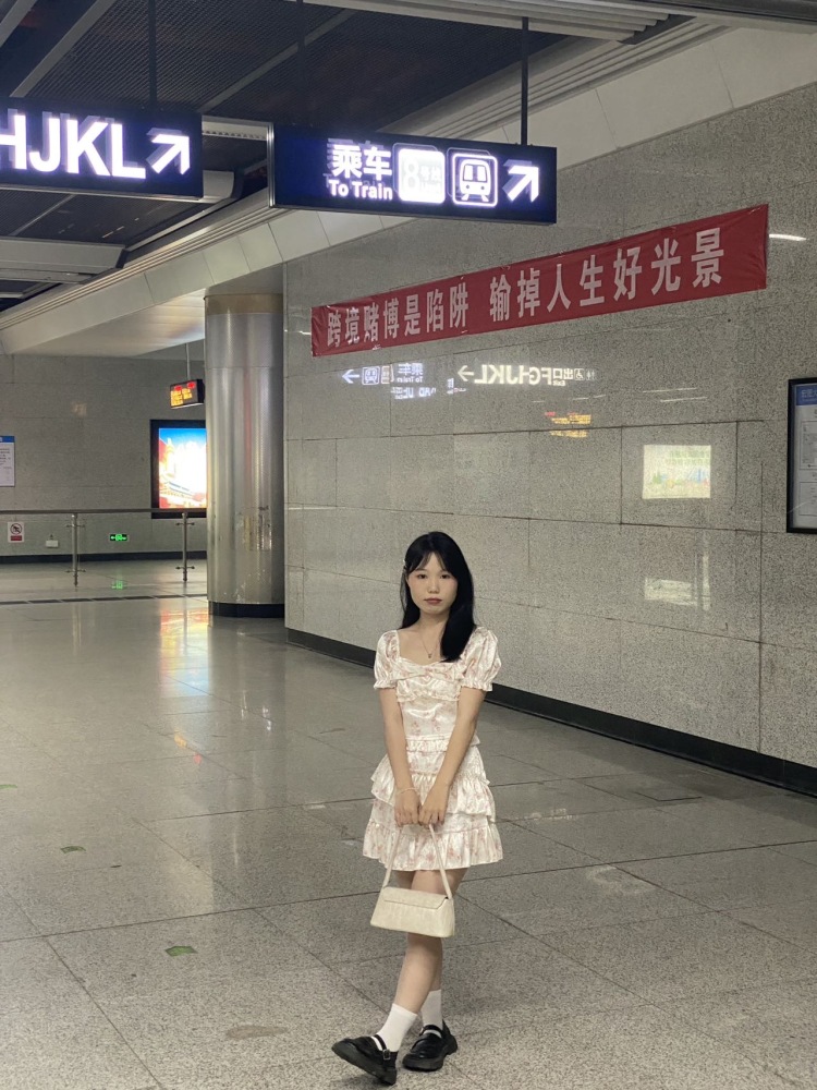 谁都别阻碍我学习-贵州省·铜仁市·碧江区--我是学生 19 平常喜欢拍照 擅长拍照 会拍照技术 可以接单 什么单都可以