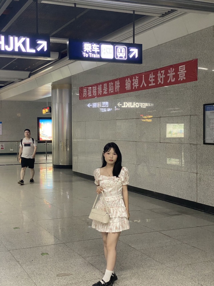 谁都别阻碍我学习-贵州省·铜仁市·碧江区--我是学生 19 平常喜欢拍照 擅长拍照 会拍照技术 可以接单 什么单都可以