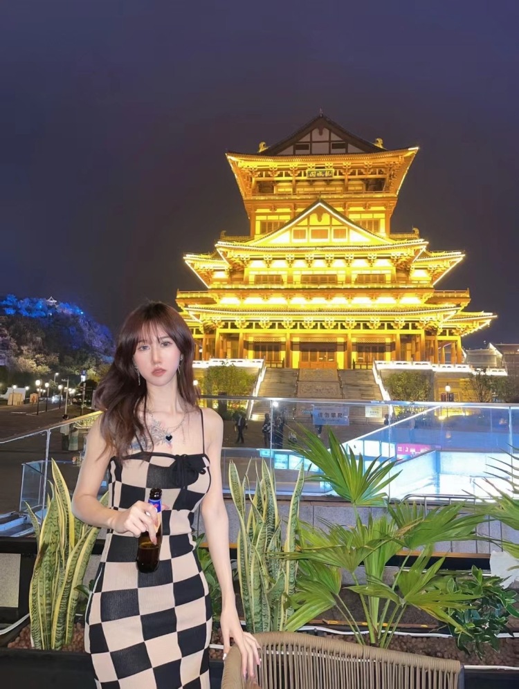 曼曼-广东省·东莞市·万江街道-抖音-商品种草带货,开箱测评,平面模特兼职,寄拍都可以,约拍也可以,温柔风,甜辣风,自己衣品还行,会化妆p图,不sf