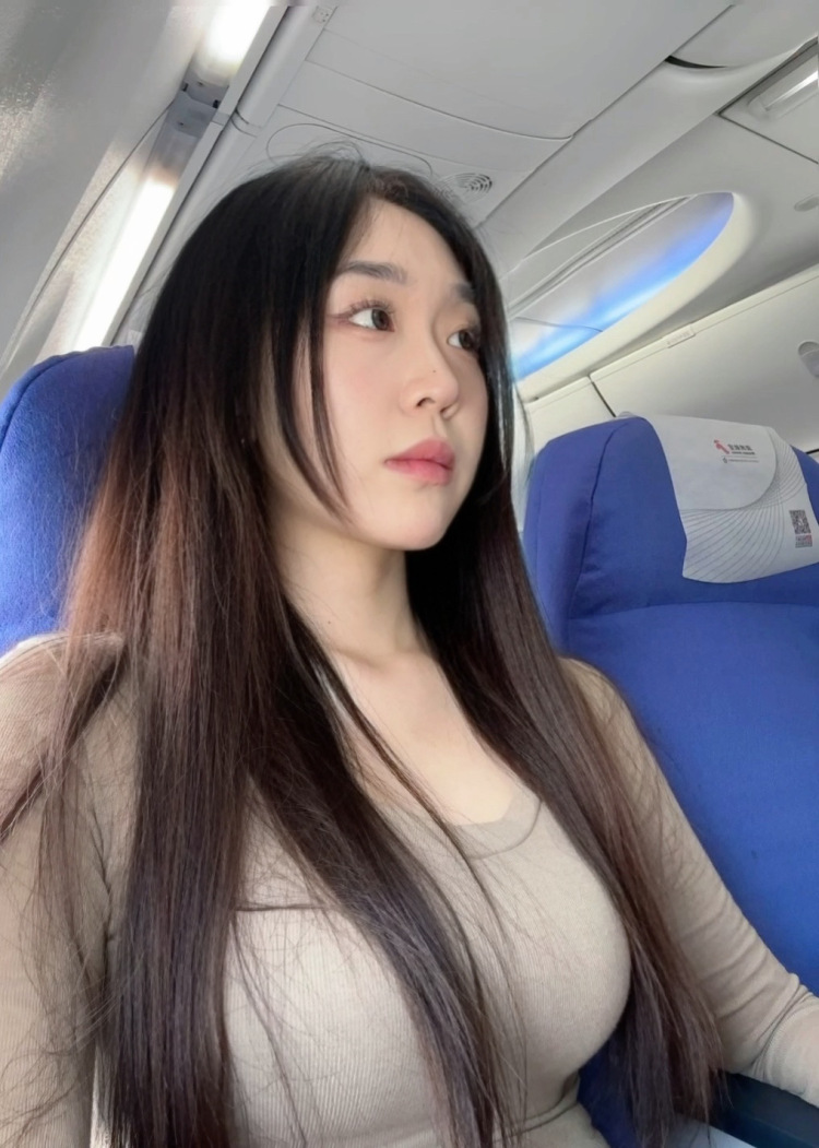 康康-山东省·烟台市·烟台经济技术开发区--乘务专业 学习过专业的化妆 礼仪 仪态管理 喜欢把自己打扮的漂漂亮亮的 喜欢拍照 会p图