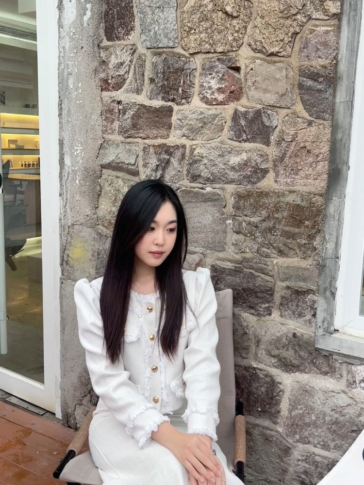 康康-山东省·烟台市·烟台经济技术开发区--乘务专业 学习过专业的化妆 礼仪 仪态管理 喜欢把自己打扮的漂漂亮亮的 喜欢拍照 会p图