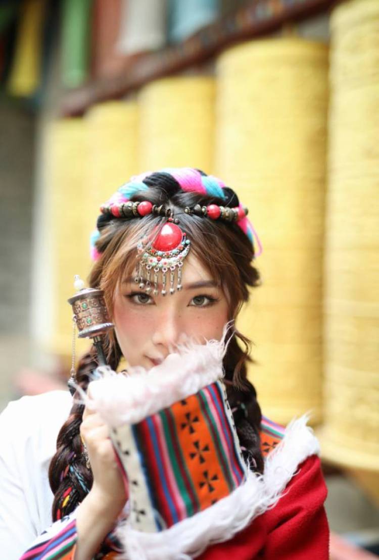 maomao-江苏省·南京市·江宁区-抖音-本人有过服装店穿版模特经验 风格多样 有拍照经验 会修图 会剪辑出图快 可接买家秀 某红薯推广