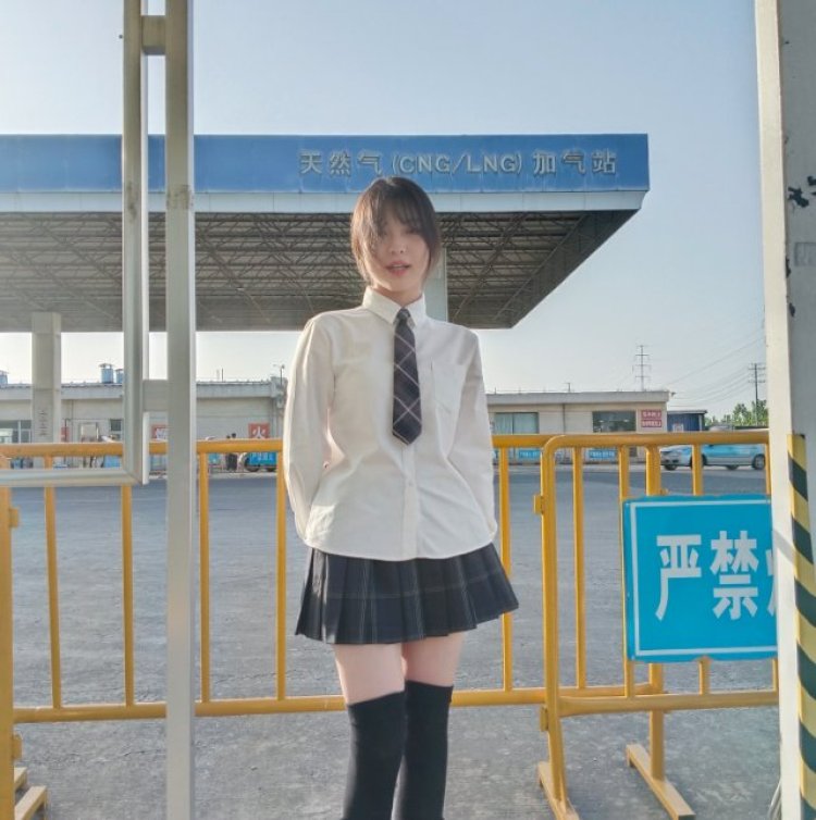 我不是hsy-安徽省·滁州市·南谯区--身高168体重110爱拍照会p图想赚钱平时爱跳舞唱歌打乒乓球