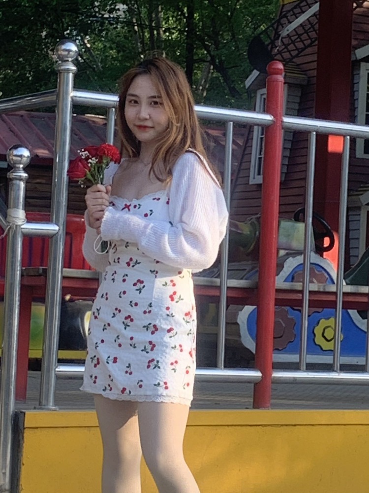 王女士-辽宁省·铁岭市·开原市--身高155 体重96 ,希望接服装,项链,连衣裙,美食各种寄拍
