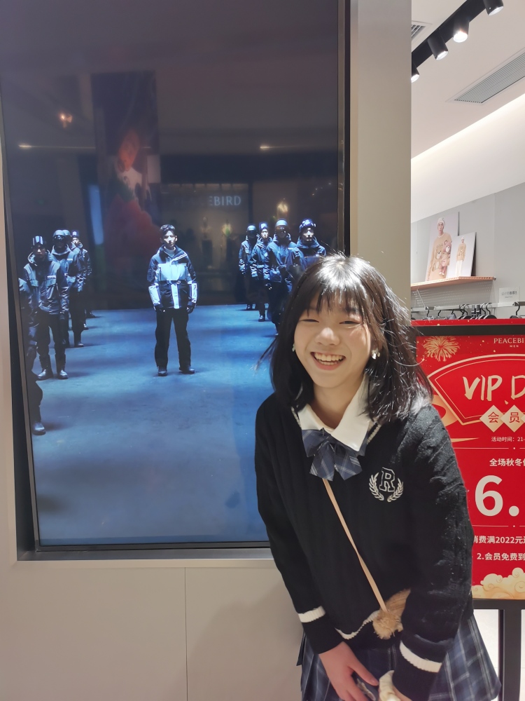 元气七七-广东省·佛山市·禅城区-抖音-可以短视频带货,只接衣服,首饰,化妆品,鞋子之类的,会跳舞,会化妆,可以拍视频带也可以拍照片