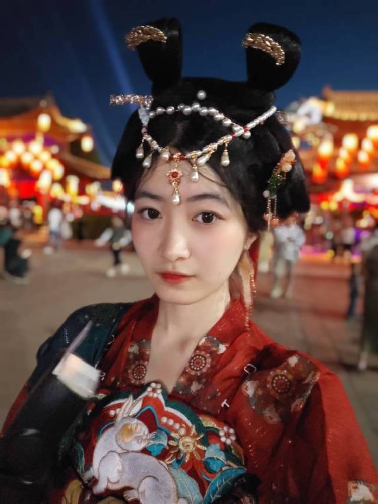 酒酿猫-重庆市·重庆市·渝北区--身高:160
体重:46kg
年龄:21
会摄影，相机出图，带后期，认真对待，绝不敷衍。
喜欢拍照，会后期，质量高。