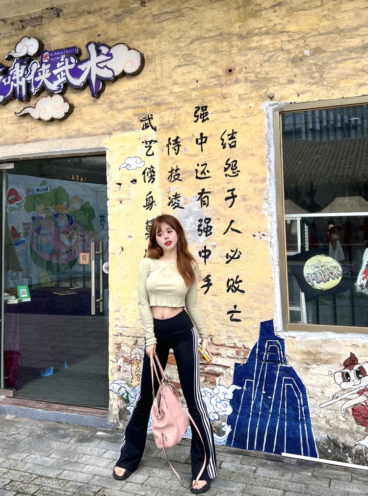 牙签-广东省·广州市·番禺区-抖音 快手 某红薯-我要接单 20以上
买家秀 开箱测评 寄拍 赠拍 探店打卡
有过经验 风格多变 容易驾驭 
有审美 会P图 会剪辑 24小时出图
没有公主病 脾气好 
身高162  体重114