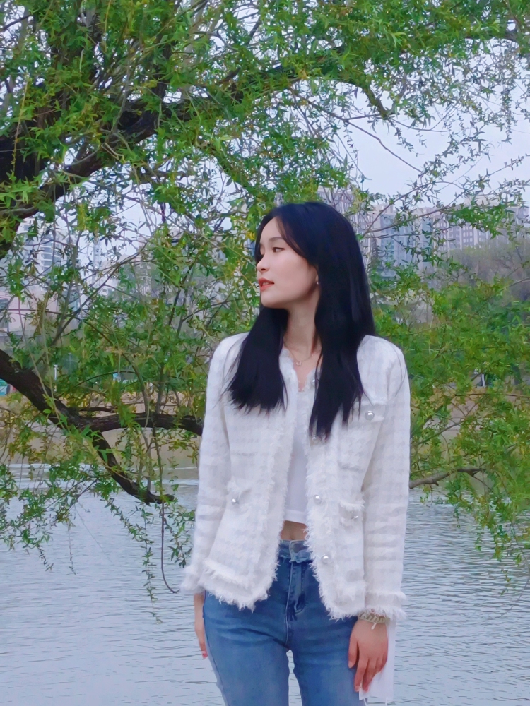 揽月-陕西省·西安市·鄠邑区-抖音,某红薯-接衣服,首饰,美甲之类的返图,买家秀,测评。身高170 52公斤