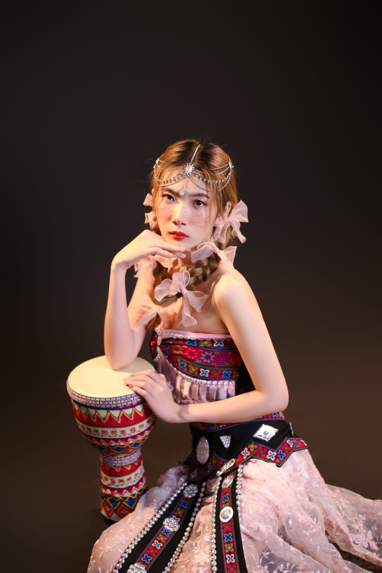 Chloe-重庆市·重庆市·南岸区-微博-买家秀,推广,有拍摄经验,会修图,可御姐可甜美可jk可古风。