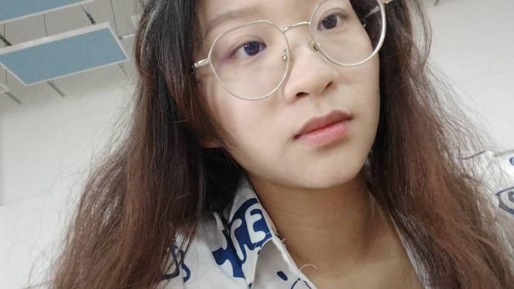 榴莲-河南省·郑州市·巩义市--20岁在校大学生，希望接寄拍，淘宝网图拍摄等，擅长拍照，爵士舞，也可以约线下拍摄。