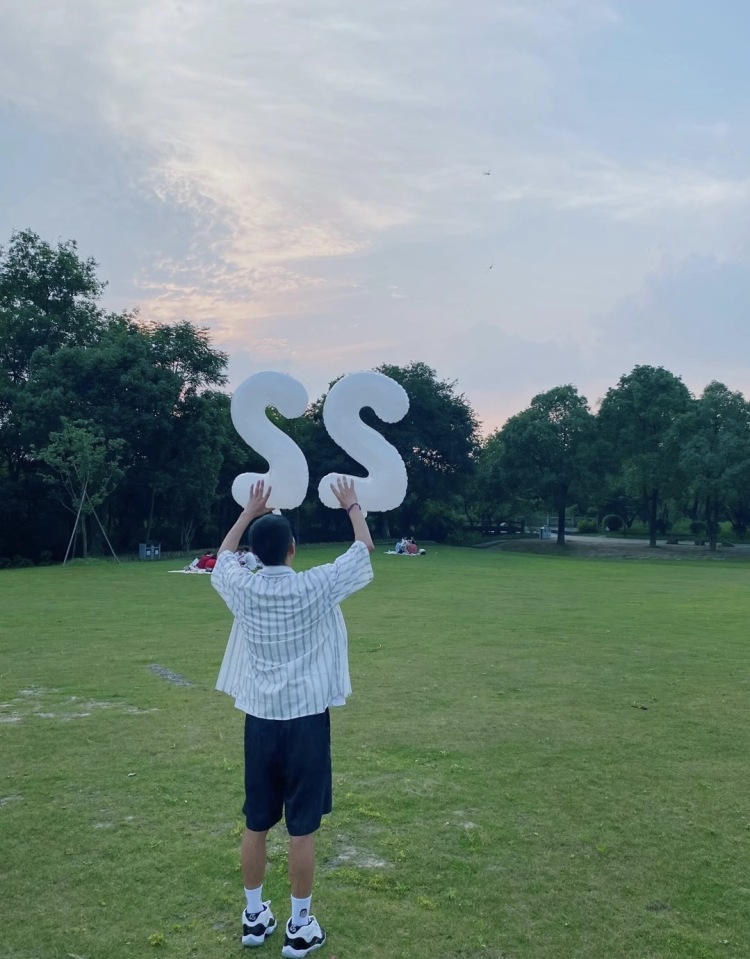 千尘-浙江省·杭州市·西湖区--接寄拍,送拍,买家秀,男装,饰品和男鞋都可以,会修图,认真做好每一组图片,长期合作,杭州线下合作!
身高178 体重122 运动风美式风最好,其他也可以!