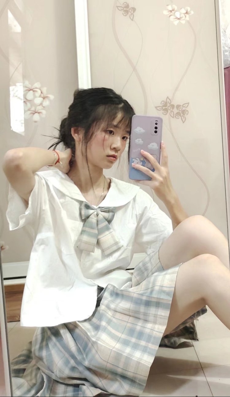 乔乔~-江西省·赣州市·兴国县--本人身高160,体重85,穿衣服和裙子可以说是比较完美,会拍照,会找角度,会摆姿势,会p图。