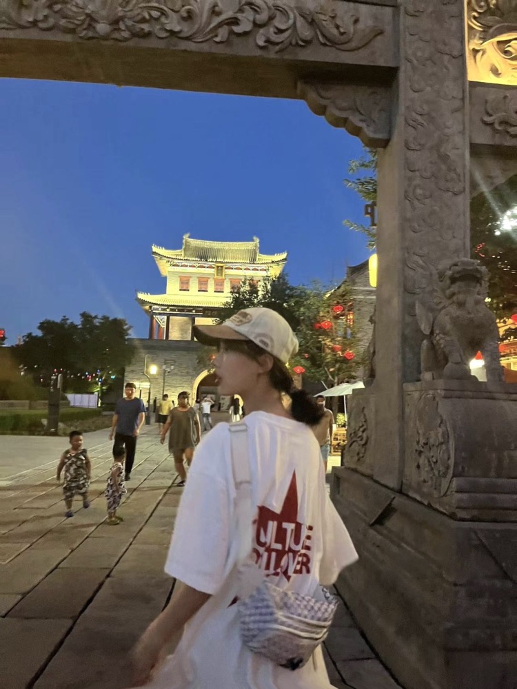 海aj-山东省·青岛市·即墨区-抖音-适合任何风格 酷girl 甜妹 中性 都可  身高173cm 体重105g
会认真听取意见 不怕麻烦