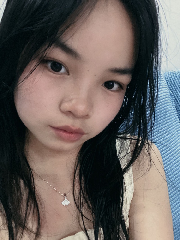 卷卷-贵州省·黔南布依族苗族自治州·荔波县--身高：155，体重：40kg，会p图，摄影，性格开朗活泼，合作费用可以商量
