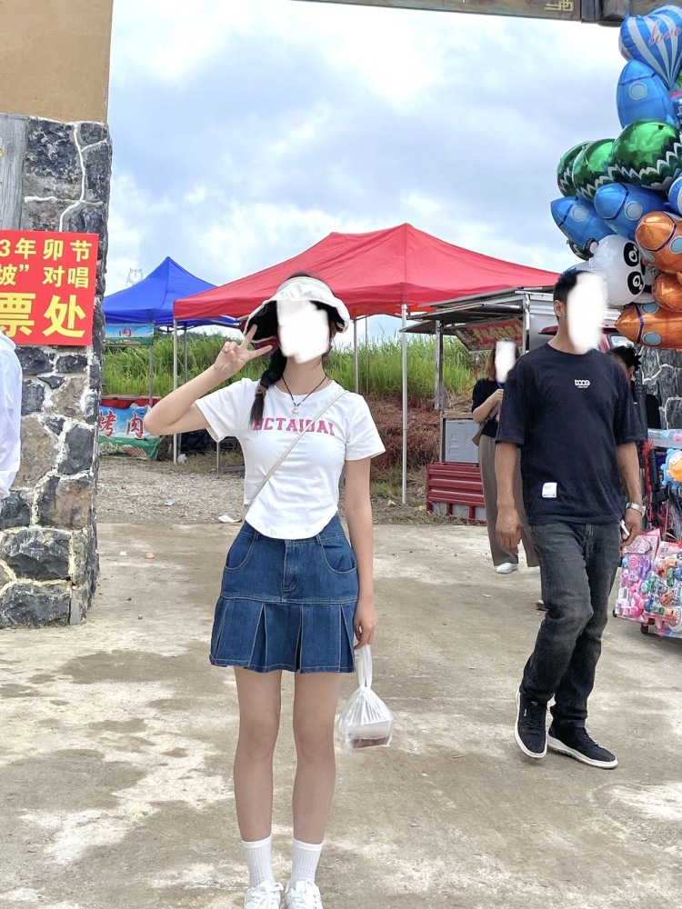 卷卷-贵州省·黔南布依族苗族自治州·荔波县--身高:155,体重:40kg,会p图,摄影,性格开朗活泼,合作费用可以商量