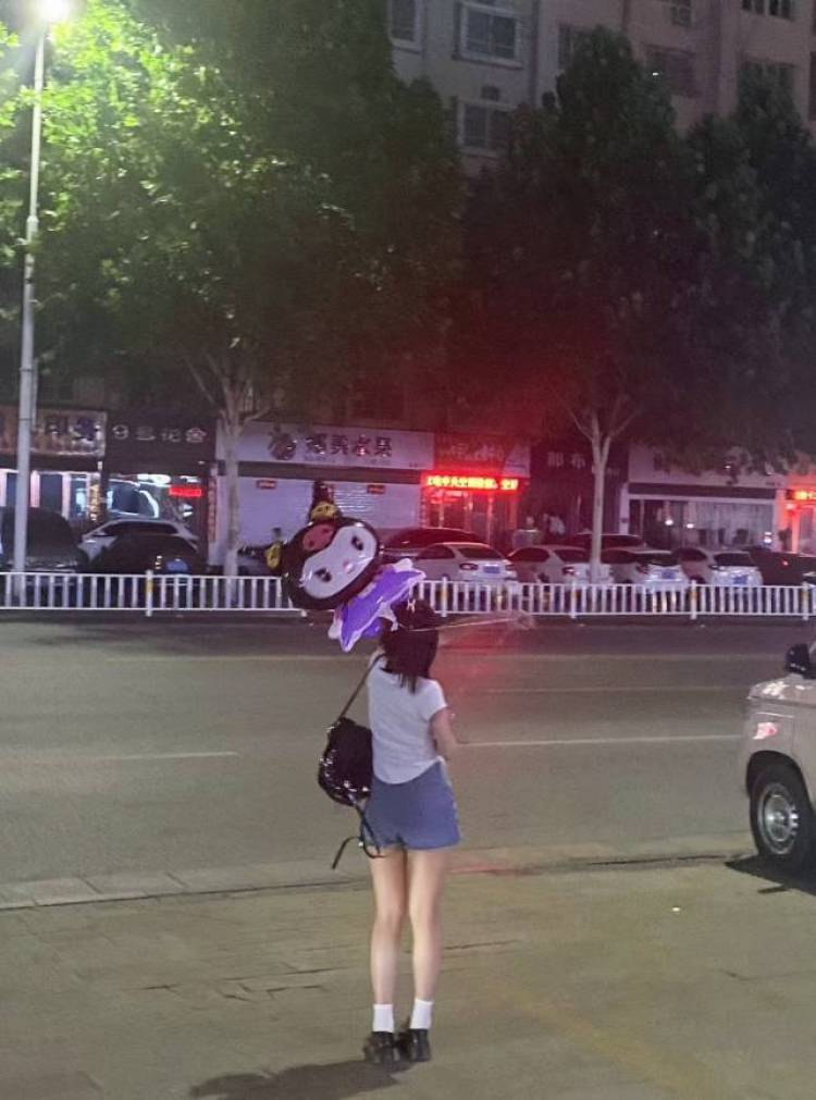 小y-河南省·南阳市·卧龙区-某红薯,抖音-身高165,体重92,平时喜欢拍照,性格开朗好说话,欢迎老板来找我做寄拍~