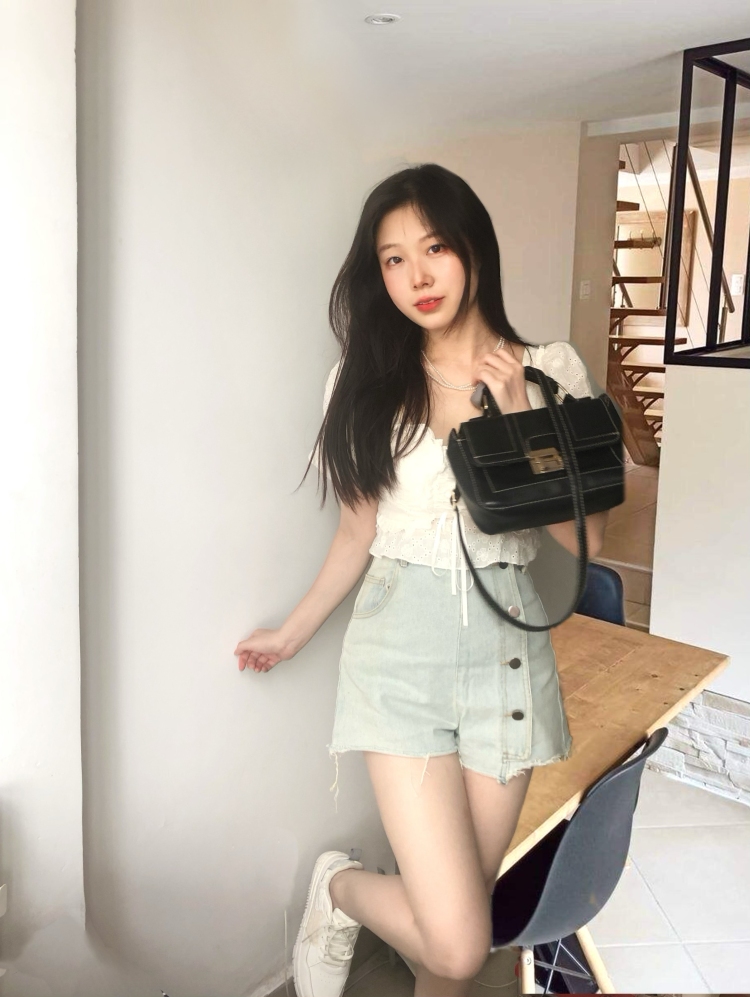 清风与鹿-陕西省·西安市·雁塔区--平时爱好化妆 穿搭,接寄拍 买家秀 推广 带货 种草 视频传媒