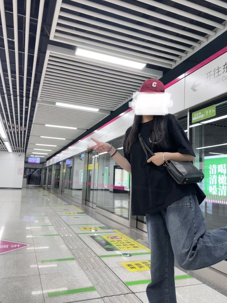 yy-四川省·成都市·锦江区--老板好！
本人接单时间自由
身高：170
寄拍优先
任何服饰 装饰 包包 美妆都可以（种类不限）
会摄影、会剪辑、会p图
特长：会跳舞
本人对拍摄质量很严格，请放心，拍到满意哟！