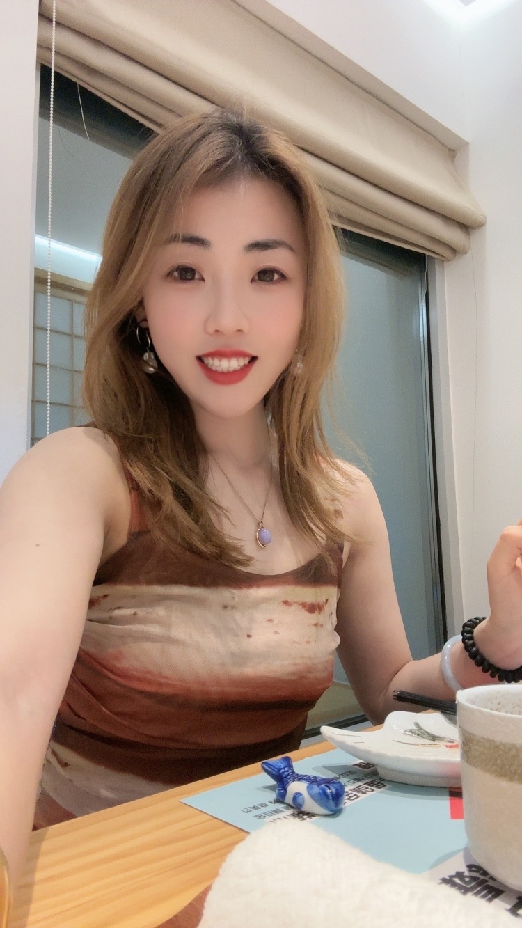 颖-山东省·烟台市·芝罘区-抖音-新人一枚，可接寄拍，本人162.48公斤，兴趣爱好：健身篮球游泳，本人乐观积极向上热情大方