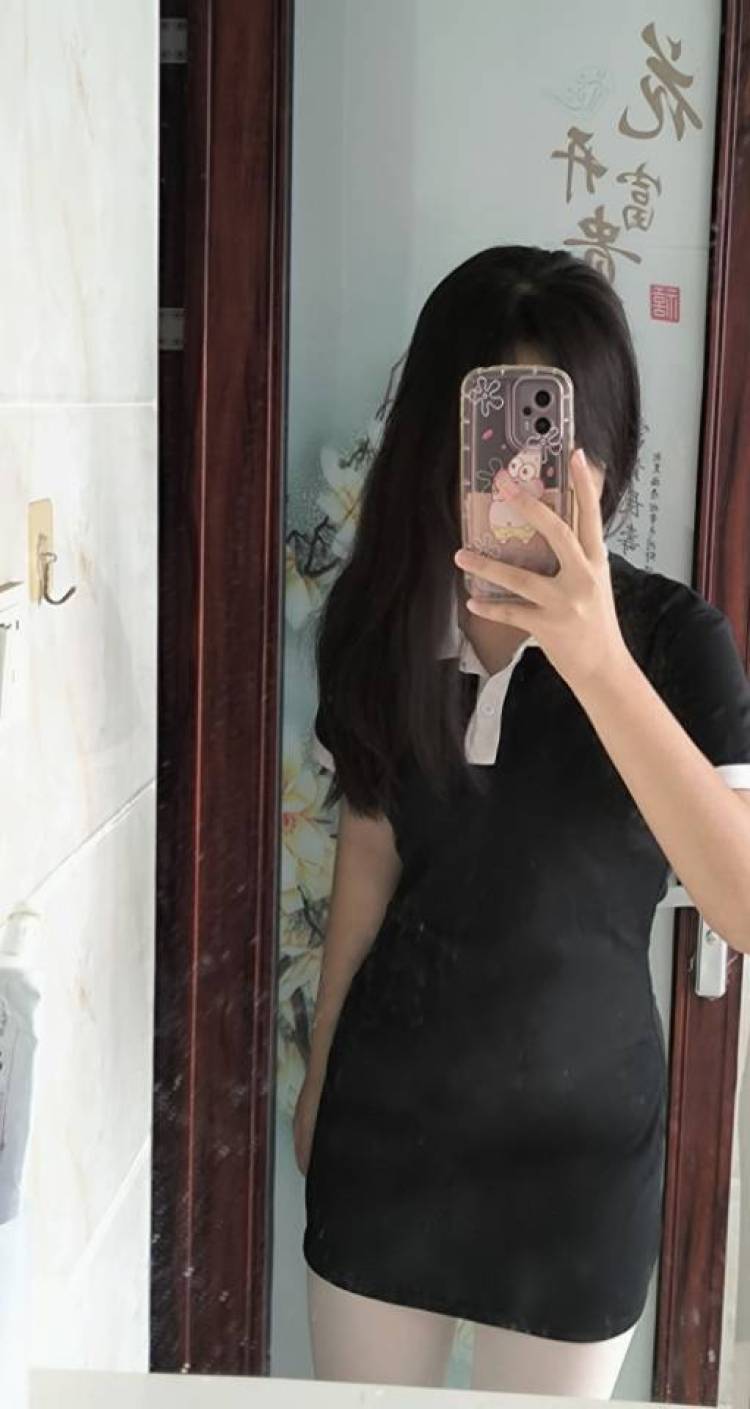 小辣椒-广东省·东莞市·企石镇-快手130-专业学的美甲,学过拍摄。以下都是自己帮自己拍的小照片可能会有些不足,但是我会努力!