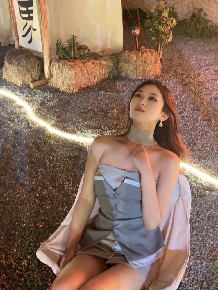 婷婷-广东省·佛山市·顺德区-快手ID 3164773890-拍摄照片视频都会有,每组照片都精心设计出来每个视频都用心做好