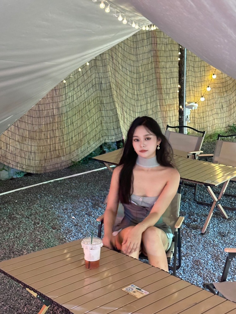 婷婷-广东省·佛山市·顺德区-快手ID 3164773890-拍摄照片视频都会有,每组照片都精心设计出来每个视频都用心做好