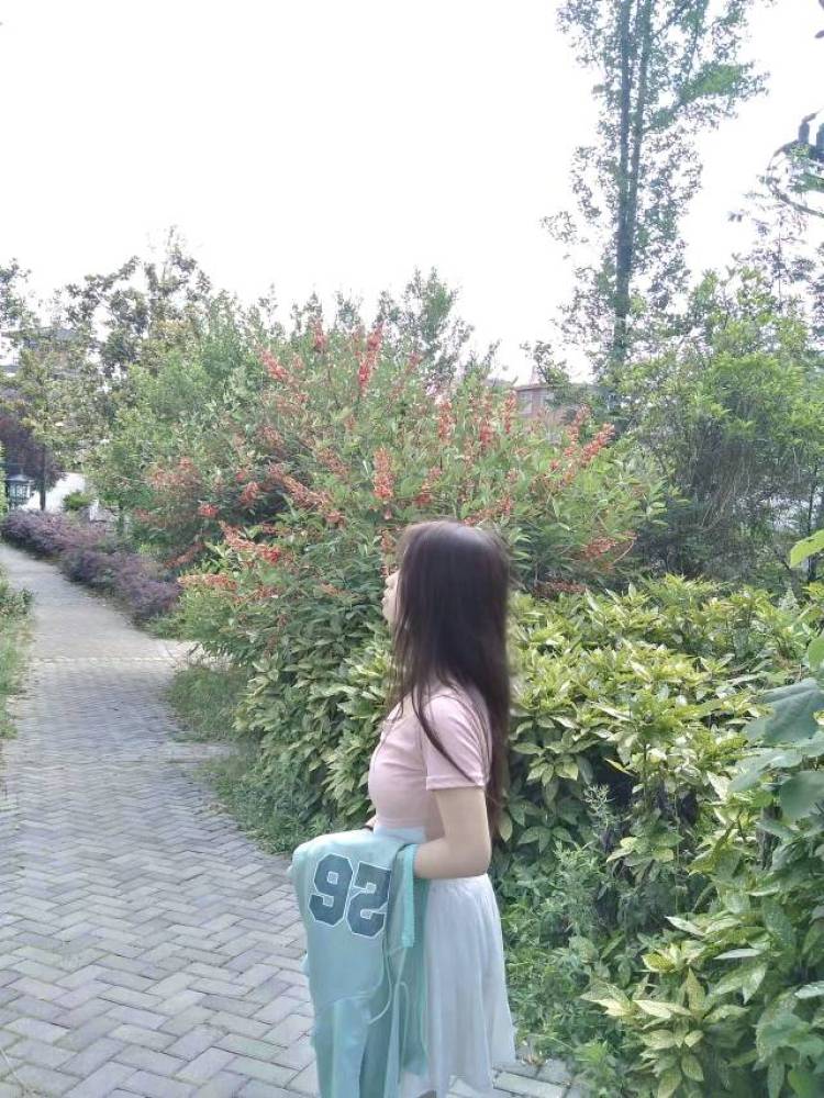 温甜甜-贵州省·贵阳市·南明区-快手-接受买家秀,短视频带货,免费试用,种草带货.穿搭博主
会拍照,会修图