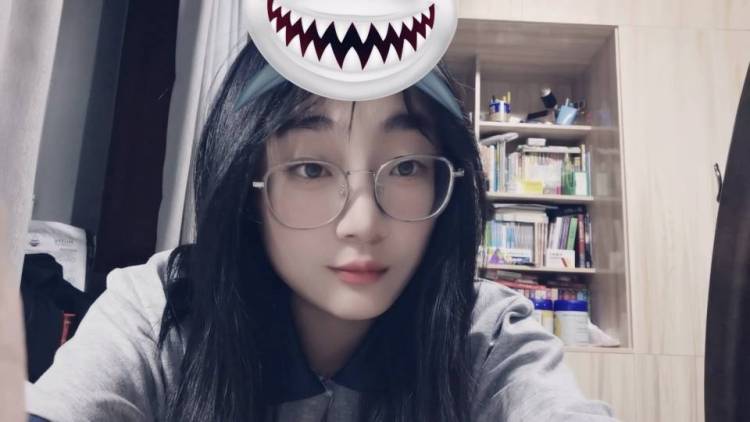 安安-陕西省·西安市·碑林区--我是在校生,爱好广泛,时装,汉服JK罗丽塔cos,等等都有涉及,拍照技术不错,身高体重也都还行。可以找我合作哦。