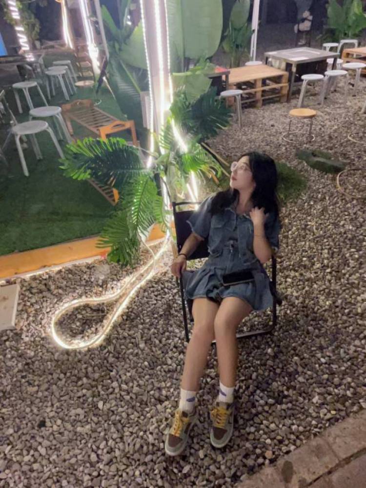 喝过期的奶茶-云南省·昆明市·嵩明县-抖音 知乎 B站-接拍,爱拍照,也上镜,时间足够,身高150 体重39,也在拍摄自媒体视频,可长期合作,可拍不同风格