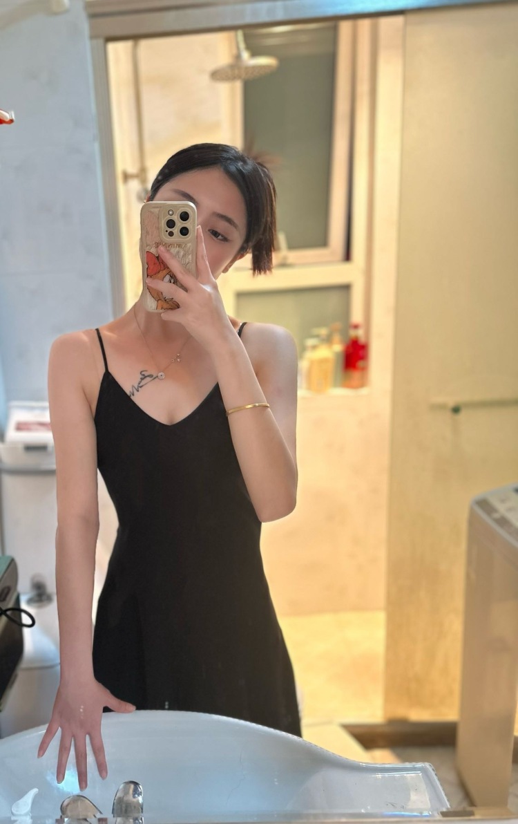 Lily-上海市·上海市·闵行区-抖音-买家秀 种草带货 寄拍 身高168 体重52 抖音新主播粉丝760 求工作求工作