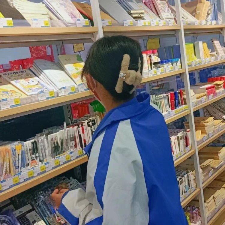 爱极霖童余姚-云南省·临沧市·镇康县-快手-第一次接单 我是一名学生,身高158 体重104 鞋码36擅长一点点舞蹈和唱歌,会一点葫芦丝,接寄拍 服装 鞋子 装饰品 包包,可接pdd 和淘宝,只要您需要我会努力做到最好