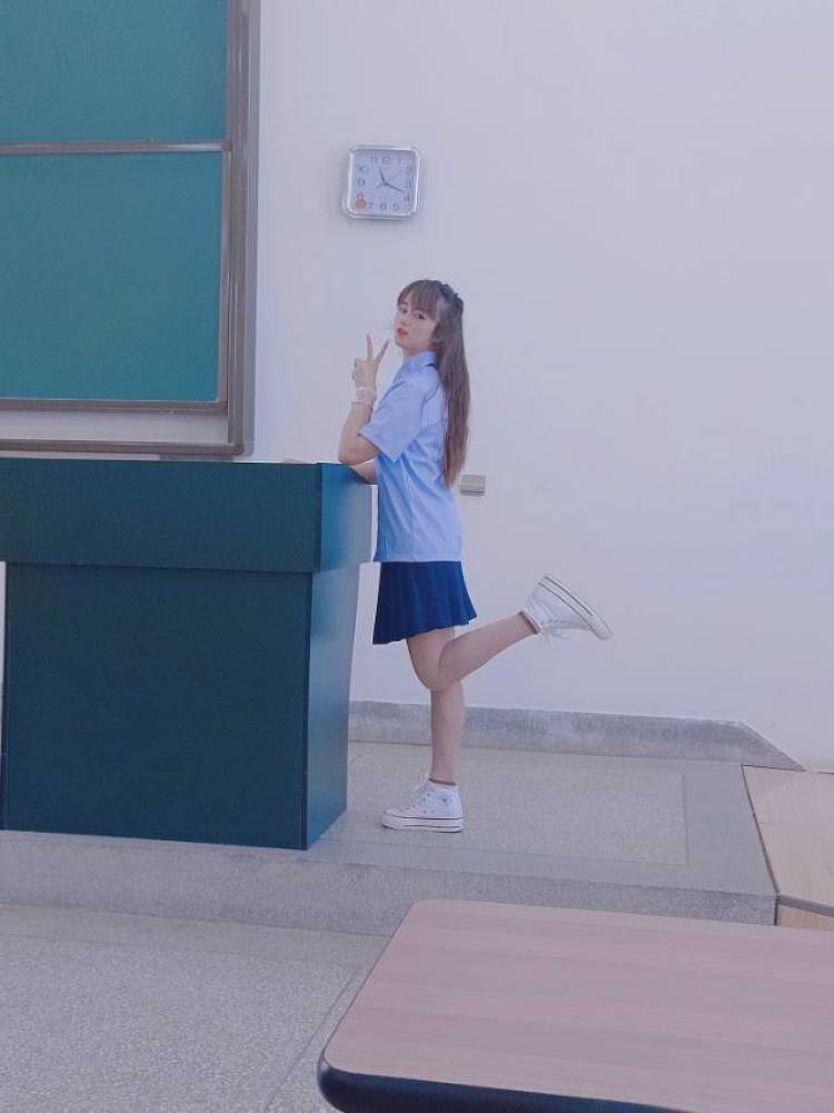 诗诗-云南省·曲靖市·麒麟区-南墙的故事-喜欢拍照，会修图，也可以拍视频，会一些舞蹈，各位老板可以看看我喔，我会很认真的喔。