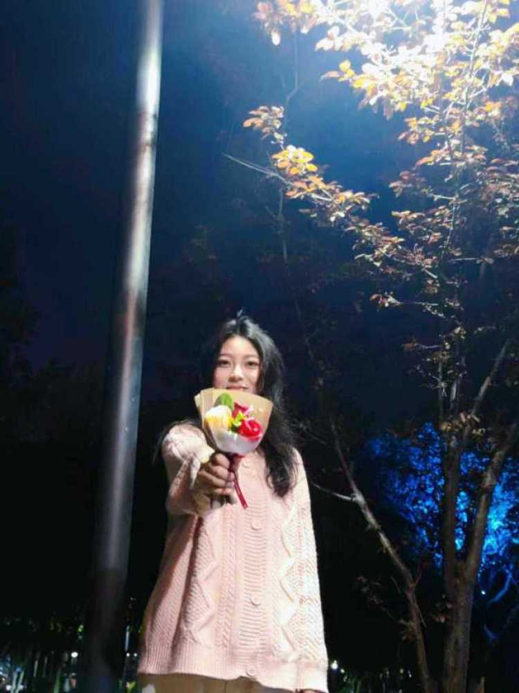 魔女乌乌-浙江省·宁波市·鄞州区-抖音 某红薯-是一名爱拍照的活泼可爱少女~服务态度好,想要接单【寄拍/送拍/推广】热爱种草,希望有更多人能够看到我~~