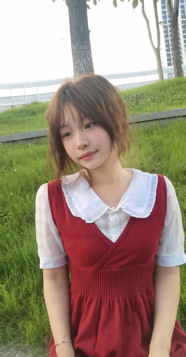 周周-湖北省·武汉市·汉阳区-抖音-我要接单 衣服 裤子 首饰 会拍照会剪辑 身高168体重54 本人有丰富的PS经验，擅长把，任何东西拍的好看 可以保证照片质量