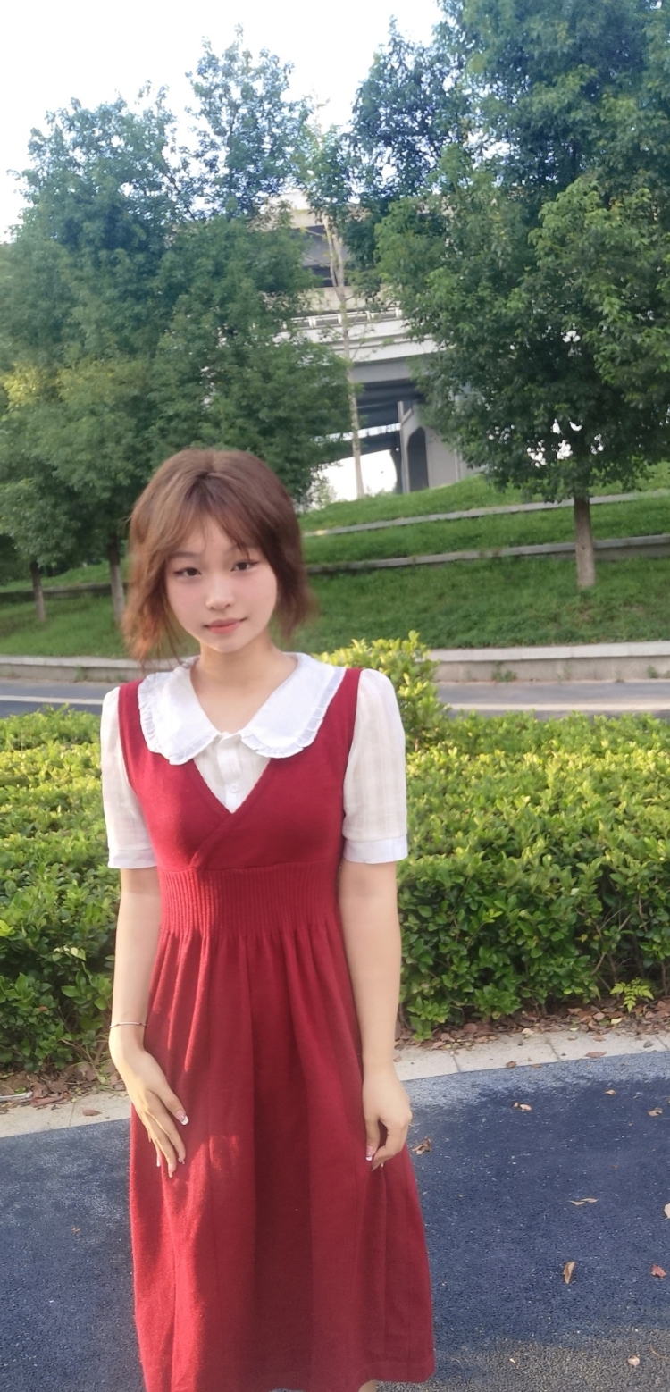 周周-湖北省·武汉市·汉阳区-抖音-我要接单 衣服 裤子 首饰 会拍照会剪辑 身高168体重54 本人有丰富的PS经验，擅长把，任何东西拍的好看 可以保证照片质量