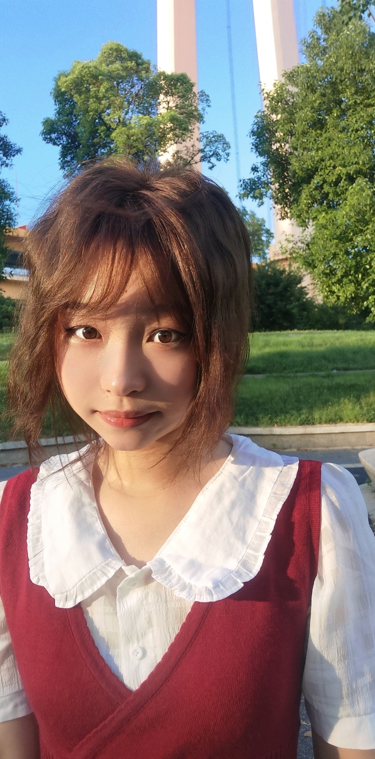 周周-湖北省·武汉市·汉阳区-抖音-我要接单 衣服 裤子 首饰 会拍照会剪辑 身高168体重54 本人有丰富的PS经验，擅长把，任何东西拍的好看 可以保证照片质量