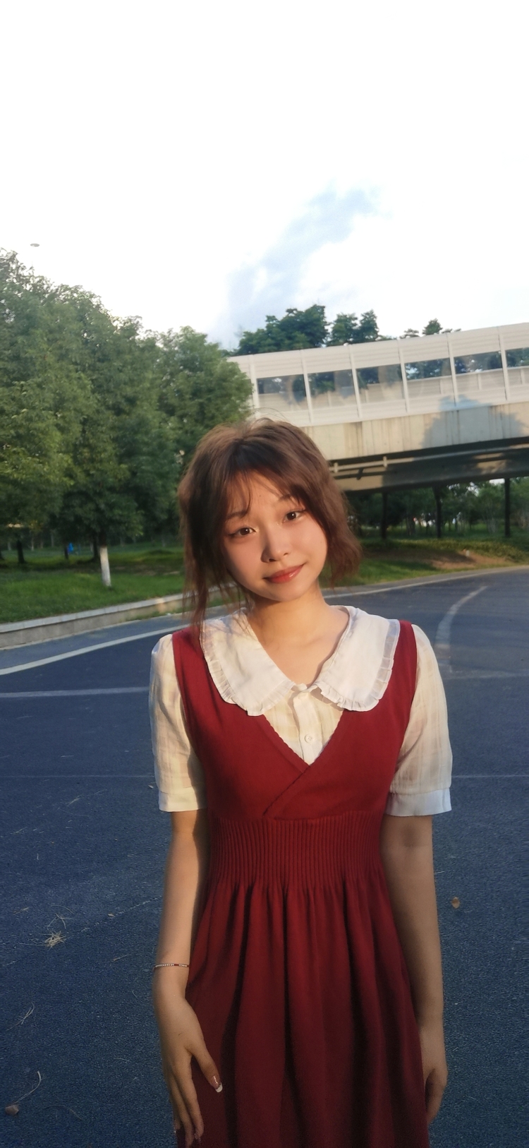 周周-湖北省·武汉市·汉阳区-抖音-我要接单 衣服 裤子 首饰 会拍照会剪辑 身高168体重54 本人有丰富的PS经验，擅长把，任何东西拍的好看 可以保证照片质量