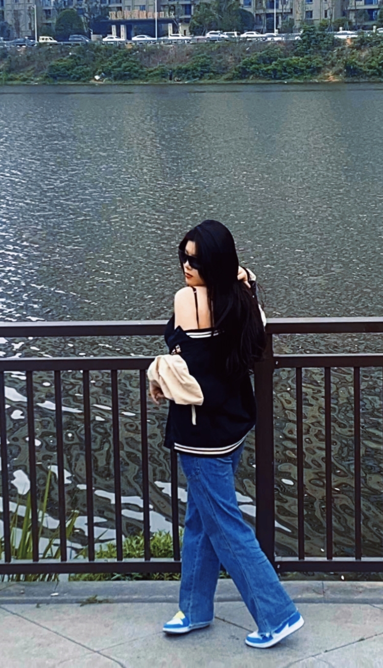 yoloㅤ-湖南省·长沙市·开福区-快手 抖音 某红薯-接寄拍
衣服 首饰 裙子都可以 风格不限
会更喜欢偏日常一点的衣服 拍的不好可以重新拍
脾气很好的噢